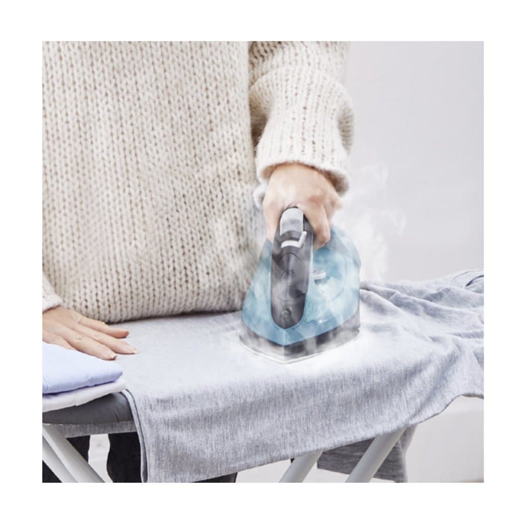 Parní žehlička na prádlo 1600 W, automatické vypnutí, samočisticí během žehlení