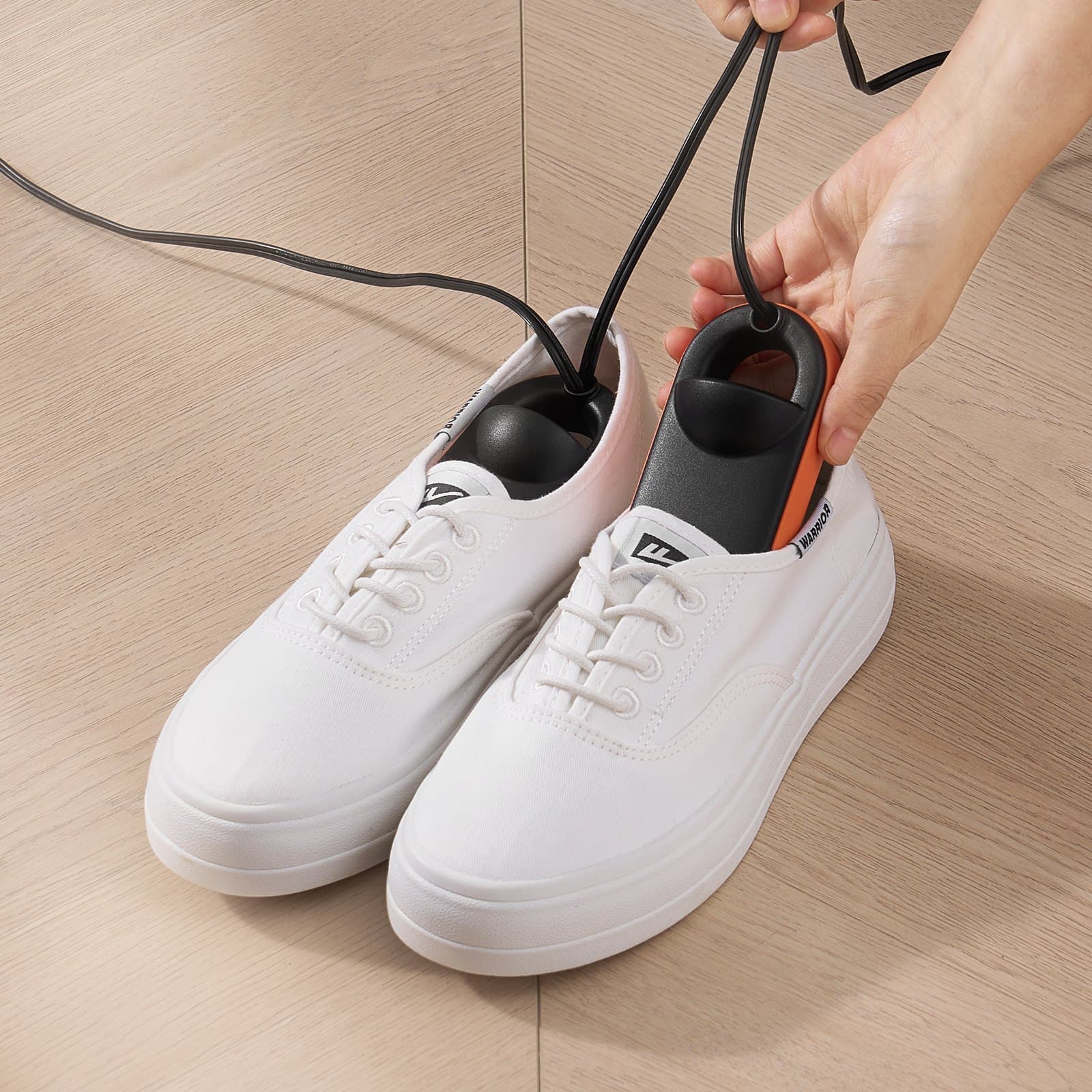 Přenosná sušička na boty, elektrická sušička s UVA lampou, dezodorační sušič/ohřívač na boty s rychlým a rovnoměrným sušením pro bavlněné pantofle, sněhule, kožené boty, plátěné boty, ponožky, v černo-oranžovém provedení