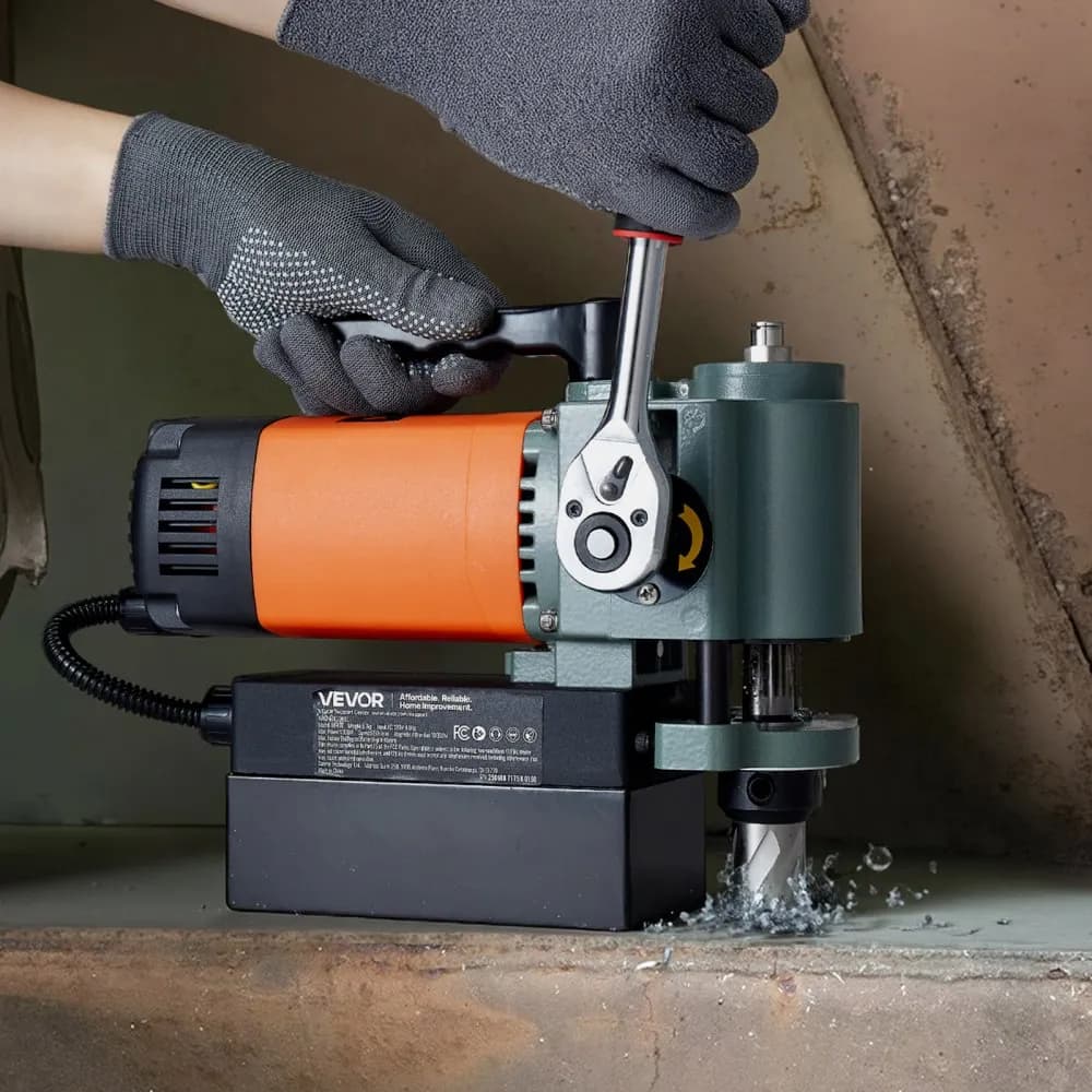 Nízkoprofilová magnetická vrtačka, 1300 W, průměr vrtání 35 mm, přenosná magnetická vrtačka s výkonem 10 000 N, otáčky 650 ot./min, s Weldonovou stopkou, pro kovové povrchy, průmysl a domácí úpravy