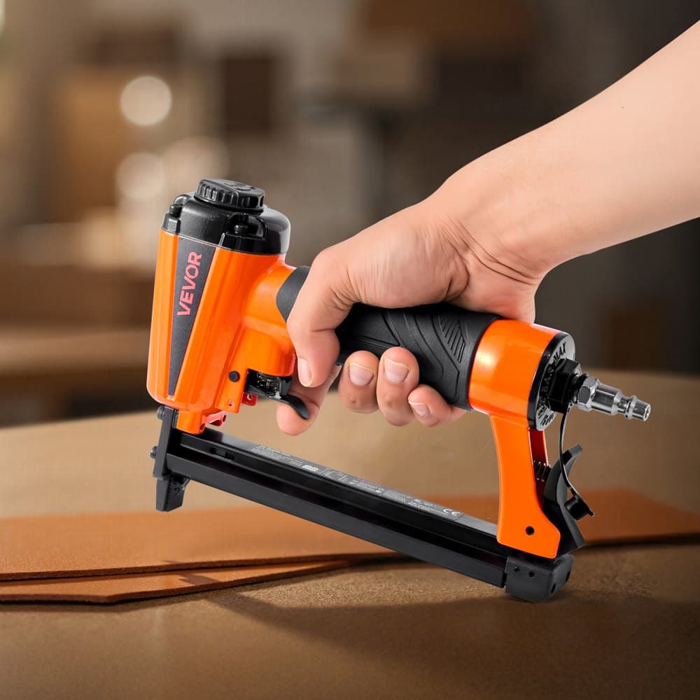 Pneumatická sešívačka, pneumatická sešívačka na čalounění 21 Gauge pro korunkové sponky řady 80 o délce 12,8 mm a délce 6 mm-16 mm, pneumatická sešívačka 70-110 PSI pro práci se dřevem, čalounění, řemesla a kutilské projekty