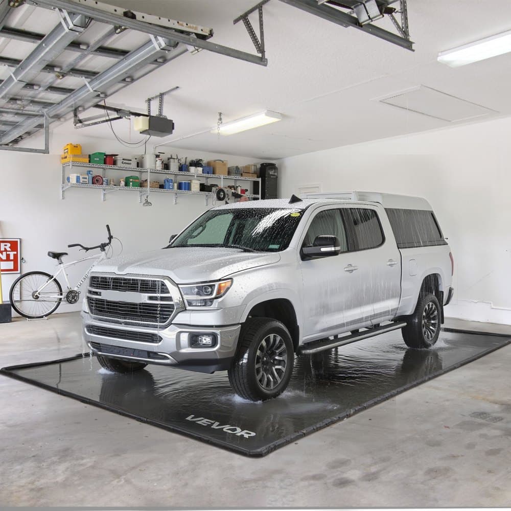 Ochranná rohož, 2,6 x 6,1 m, protiskluzová PVC rohož do garáže s čisticí stěrkou, odolná a vodotěsná ochrana před sněhem, deštěm a blátem pro automobily, SUV, nákladní automobily a parkování, černá