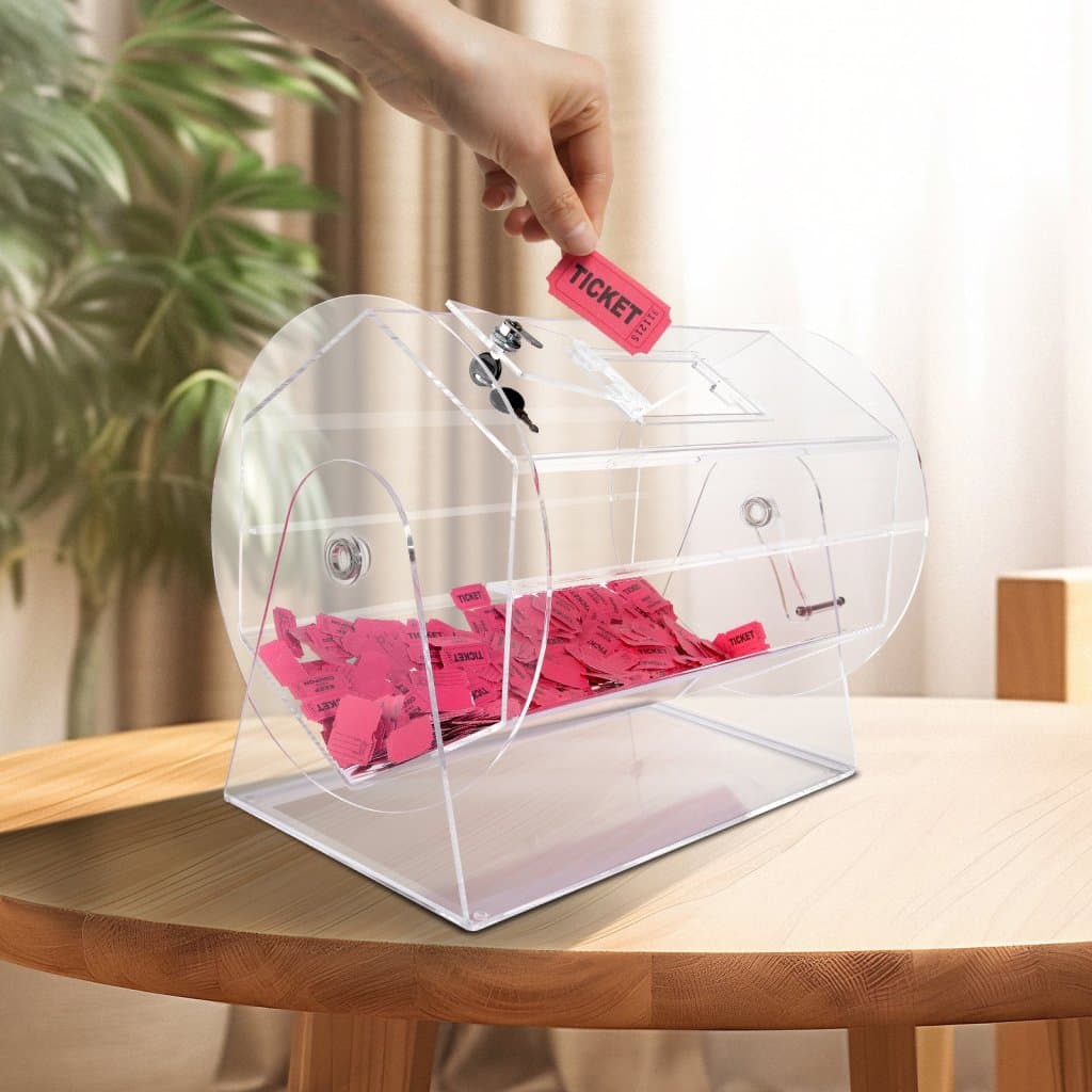 Losovací buben o průměru 57 cm pojme 10 000 lístků nebo 300 kuliček