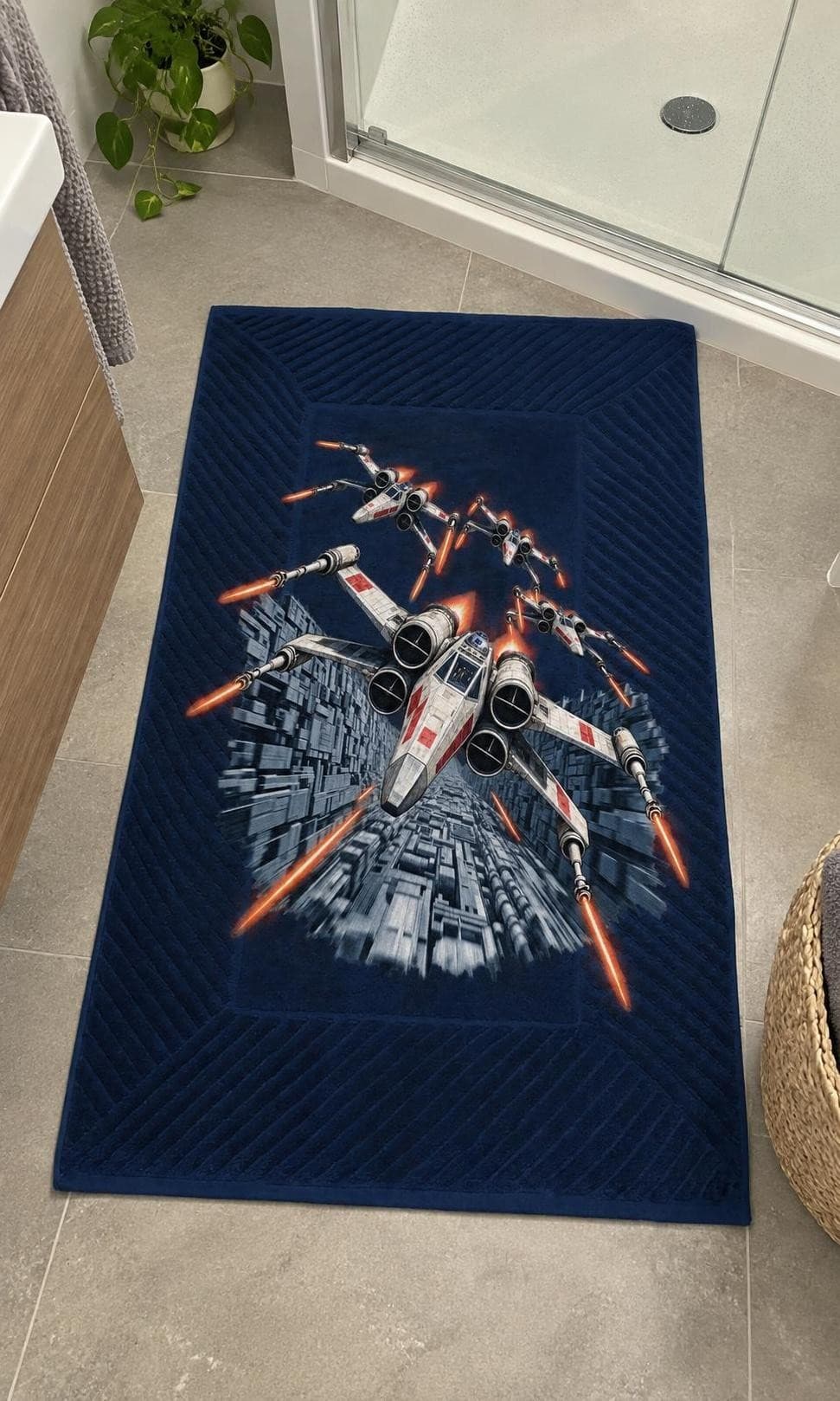 Star Wars – Let příkopem – koupelnová rohož s potiskem (The One Bathmat 80)